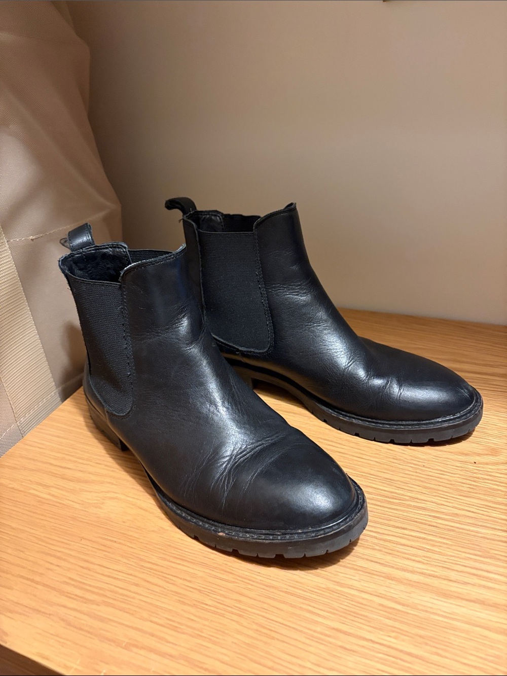 Steve Madden, size 7 Chelsea Boots